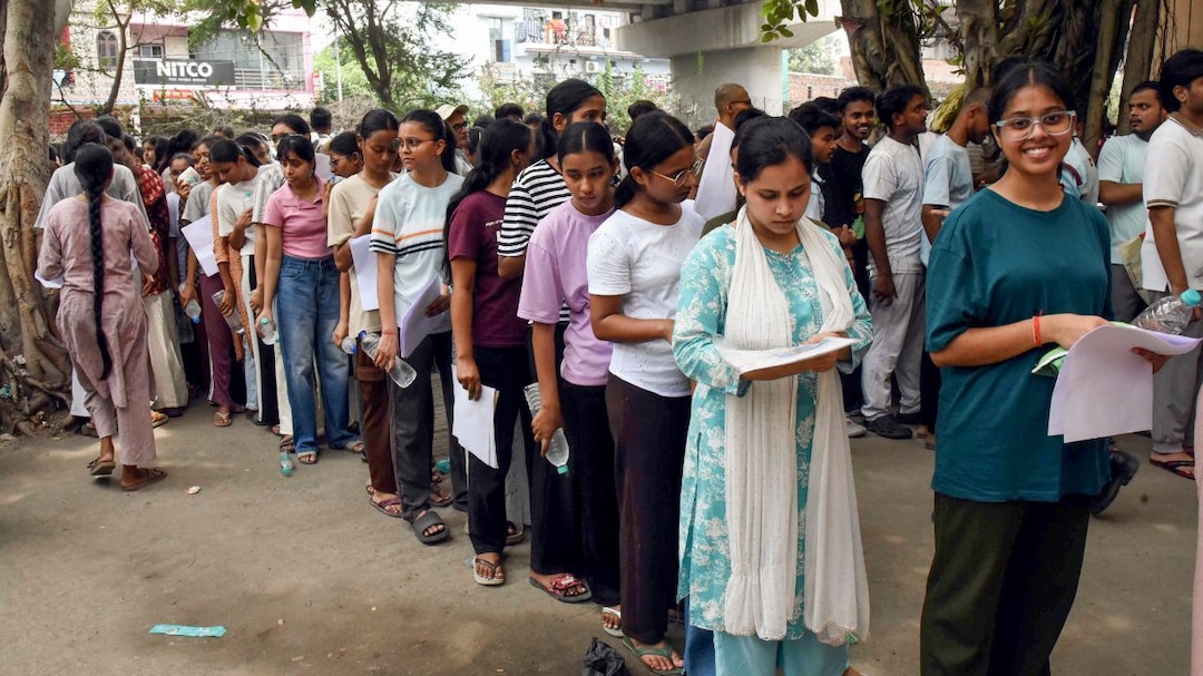 NEET UG 2026 Re-Exam LIVE Updates: Exam Moderate, Physics Lengthy, Says Delhi Student