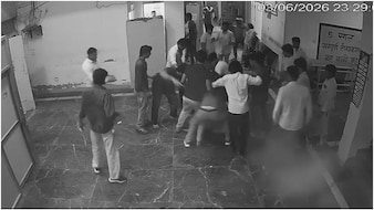 इलाज कराने आए थे, बवाल कर गए; नूंह के सरकारी अस्पताल में लाठी-डंडों से स्टाफ की पिटाई का वीडियो वायरल