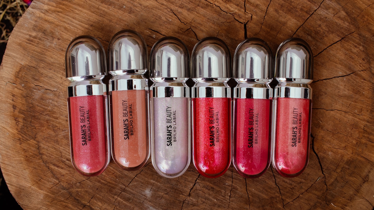 Why Lip Gloss Fades So Fast And The Prep Mistake Behind It