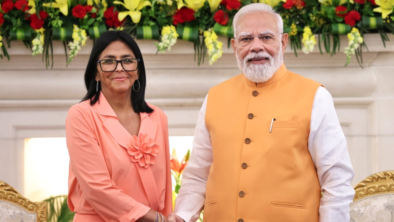 वेनेजुएला की कार्यवाहक राष्ट्रपति डेल्सी रोड्रिगेज पांच दिन की भारत यात्रा पर आई हैं.