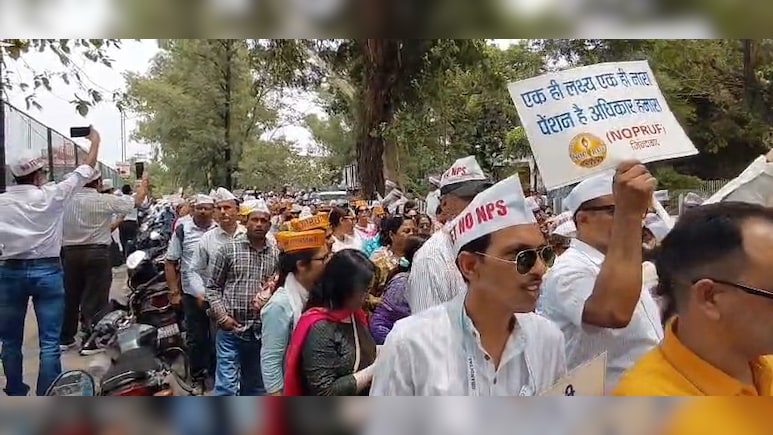 उत्तराखंड में पुरानी पेंशन बहाली और TET में छूट की मांग तेज, हजारों शिक्षकों ने सरकार के खिलाफ खोला मोर्चा