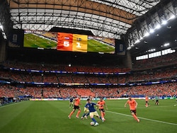 'Lightning Alert': Fans Told To Stay Put After Netherlands' 5-1 Win Over Sweden