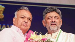 कर्नाटक में डीके शिवकुमार सरकार बनते ही आई मुसीबत, मंत्री रामालिंगा रेड्डी ने दिया इस्तीफा