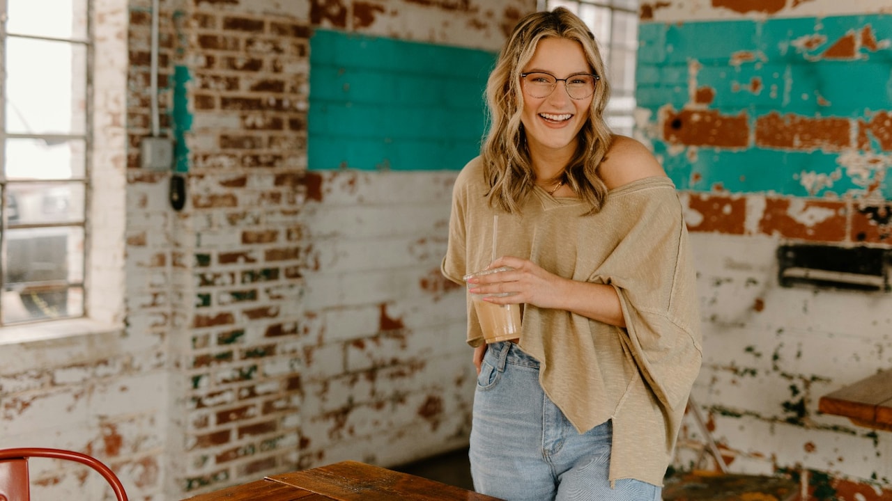 Cape tops under ₹1000 for your next night party