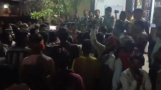 शिवपुरी में डॉक्टर की पीट-पीट कर लोगों ने कर दी हत्या, गुस्साई भीड़ ने थाने को घेरा