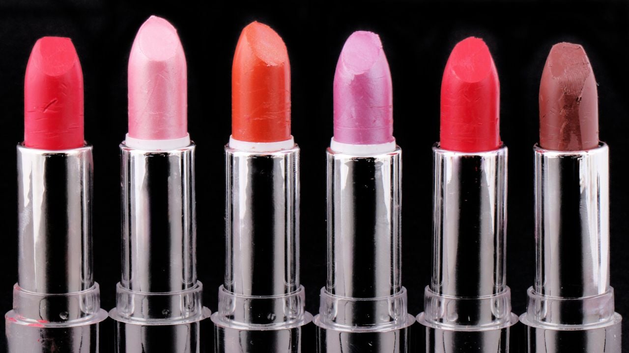 कॉफी से लेकर डिनर तक टिकी रहेंगी ये 5 बेहतरीन Matte Lipsticks, होंठ भी रहेंगे हाइड्रेटेड