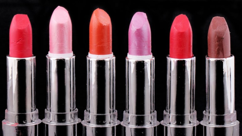 कॉफी से लेकर डिनर तक टिकी रहेंगी ये 5 बेहतरीन Matte Lipsticks, होंठ भी रहेंगे हाइड्रेटेड
