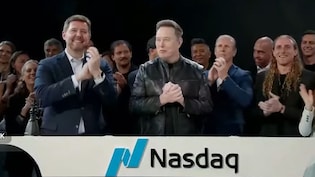 SpaceX IPO: लॉन्च हुआ दुनिया का सबसे बड़ा IPO, अमेरिका के नैस्डैक एक्सचेंज पर लिस्ट हुई मस्क की स्पेसएक्स