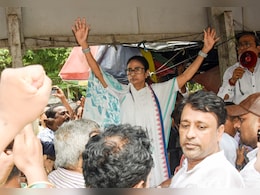 MLA से लेकर पार्षद तक ने छोड़ा साथ, TMC में दिख रही टूट क्या ममता बनर्जी के युग के अंत की शुरुआत है?