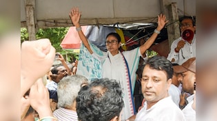 MLA से लेकर पार्षद तक ने छोड़ा साथ, TMC में दिख रही टूट क्या ममता बनर्जी के युग के अंत की शुरुआत है?
