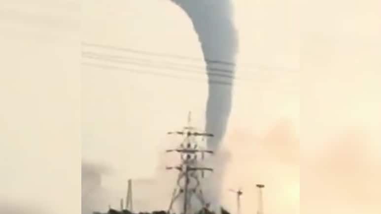 Viral Video: Powerful Tornado-Like Storm Hits Tamil Nadu's Thoothukudi, Causes Widespread Damage