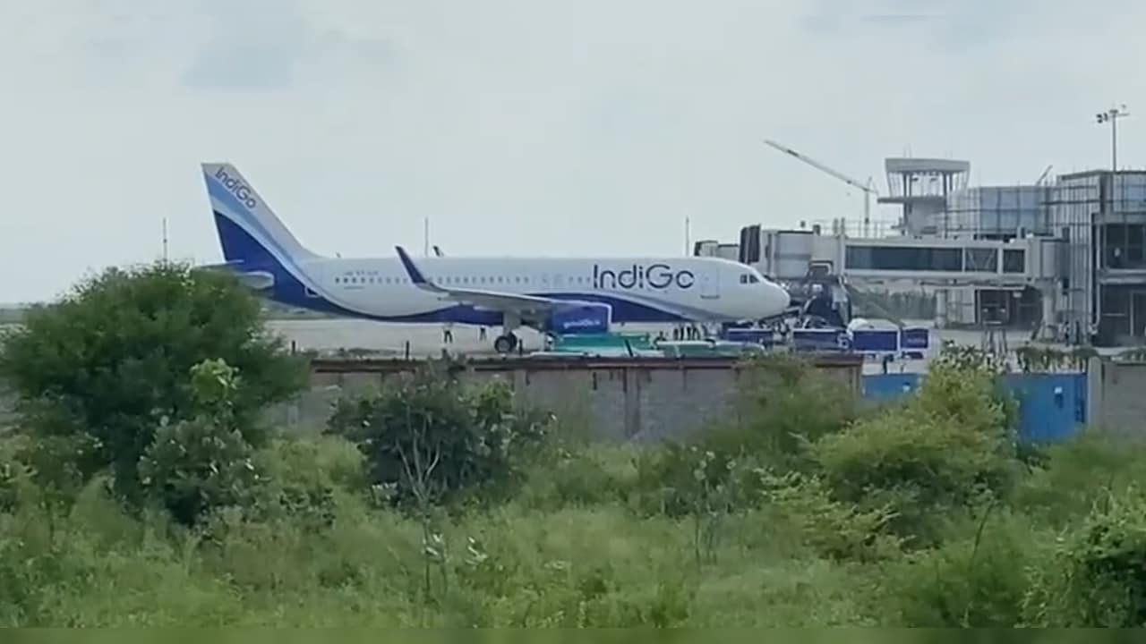 जबलपुर एयरपोर्ट पर सुप्रीम कोर्ट के वकील और अन्य यात्री के बीच मारपीट, राज्यसभा सांसद ने उठाए सवाल