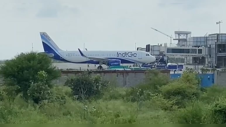 जबलपुर एयरपोर्ट पर सुप्रीम कोर्ट के वकील और अन्य यात्री के बीच मारपीट, राज्यसभा सांसद ने उठाए सवाल