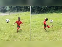 फुटबॉल से खेलते-खेलते बन गया इंटरनेट स्टार, 'Mini Cristiano' कहकर बुला रहे लोग, वीडियो वायरल