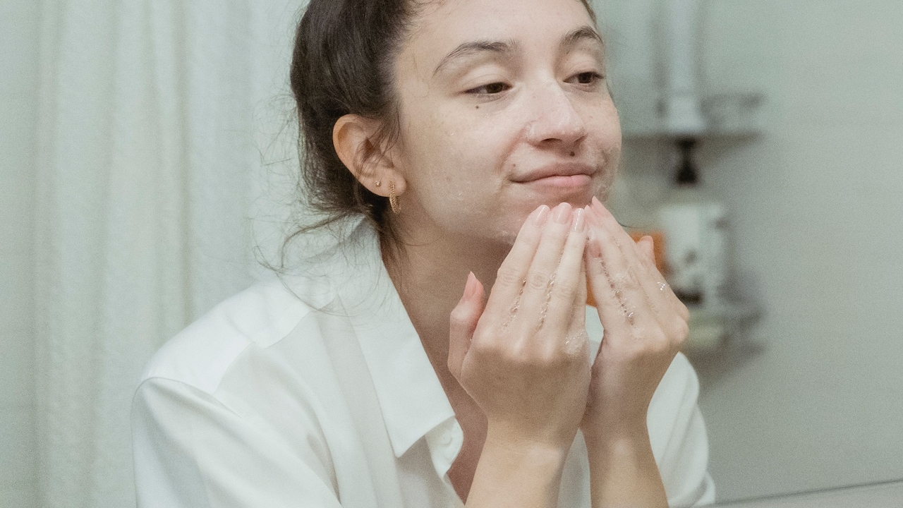 What Is Skin Cycling And How To Follow It? What Is Skin Cycling And How To Follow It?