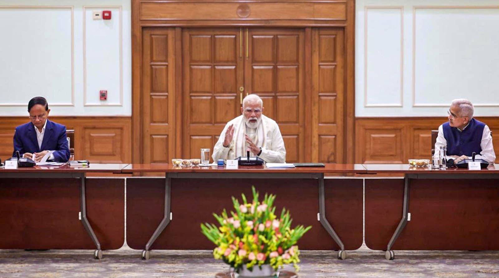  PM Modi Meets EAC Members, Discusses Measures To Boost Economic Growth Amid Global Turmoil
