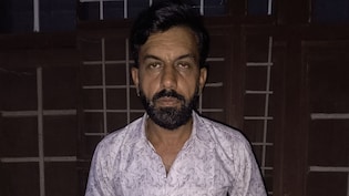 कालसर्प दोष मिटाने उज्&zwj;जैन आया 25 हजारी ड्रग तस्कर, पुल&zwj;िस ने श्रद्धालु बनकर क&zwj;िया अरेस्&zwj;ट