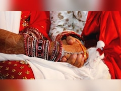 महाराष्ट्र में शादी के कार्ड पर दूल्हा-दुल्हन की जन्मतिथि छापना होगा जरूरी, बाल विवाह पर लगाम लगाने के लिए रखा गया प्रस्ताव