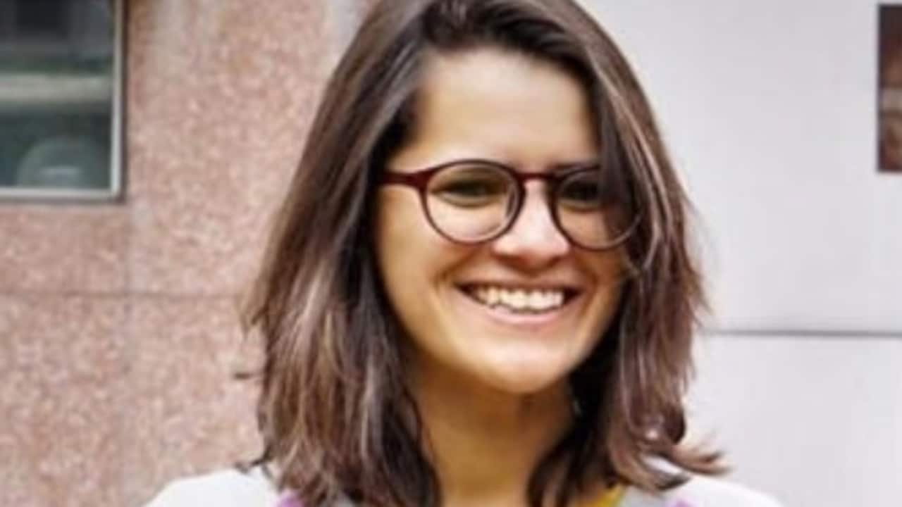 4 बार हुई फेल, नहीं मानी हार, 23 लाख की नौकरी छोड़ बनी IAS अफसर