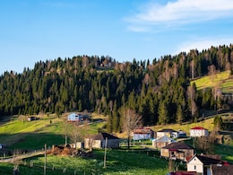 Why Backpackers Are Choosing Kalga Village Over Kasol In Himachal's Parvati Valley