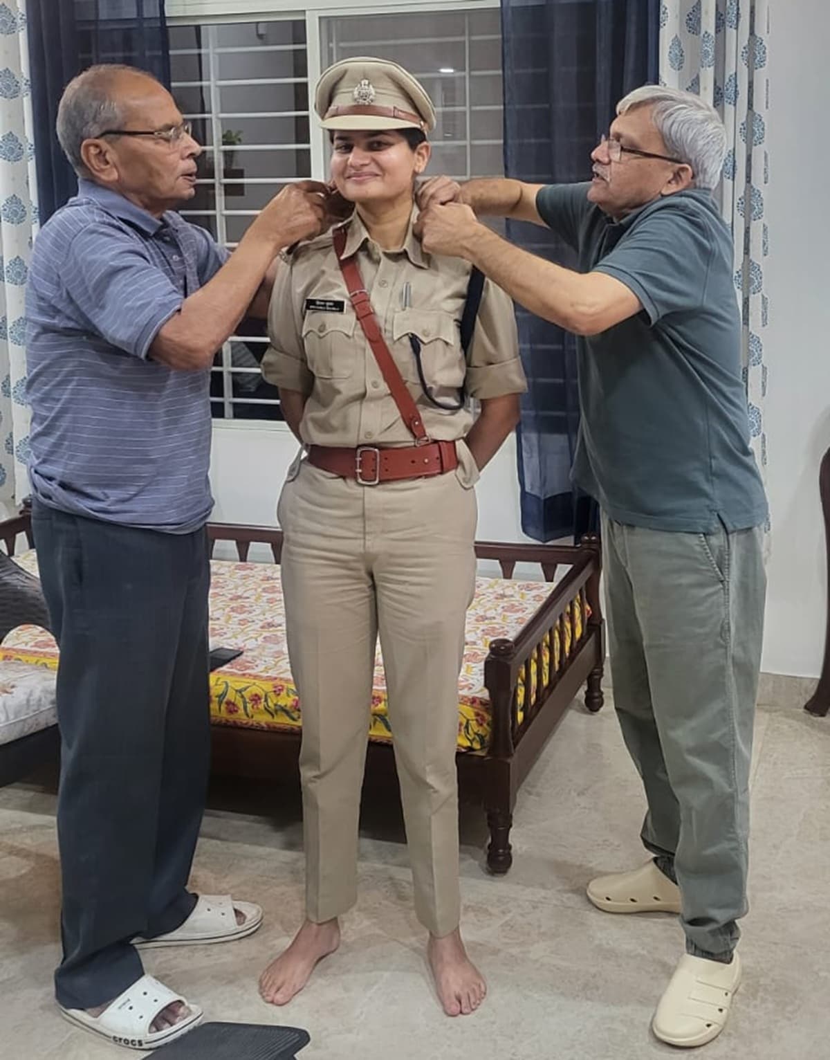 IPS Mini Shukla family success Story Madhya Pradesh MP Police Officer