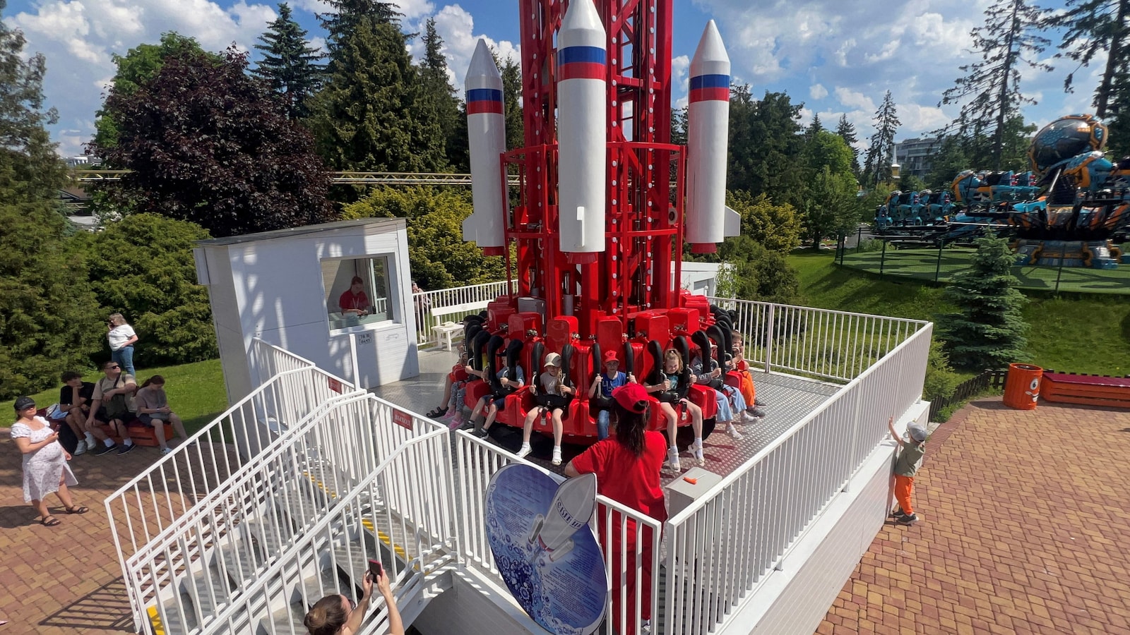 Video: Russia Amusement Park Names Ride After Nuke-Ready Missile 'Oreshnik'