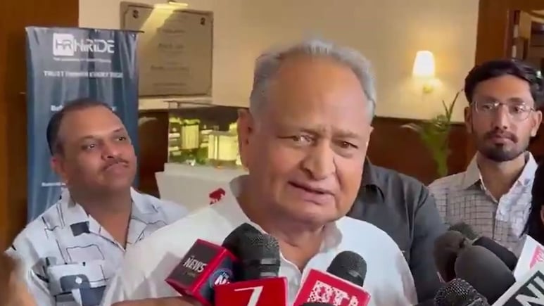'भूलो और माफ करो' या फिर पुरानी रार? गहलोत ने फिर खोली पायलट की मानेसर वाली 'फाइल'