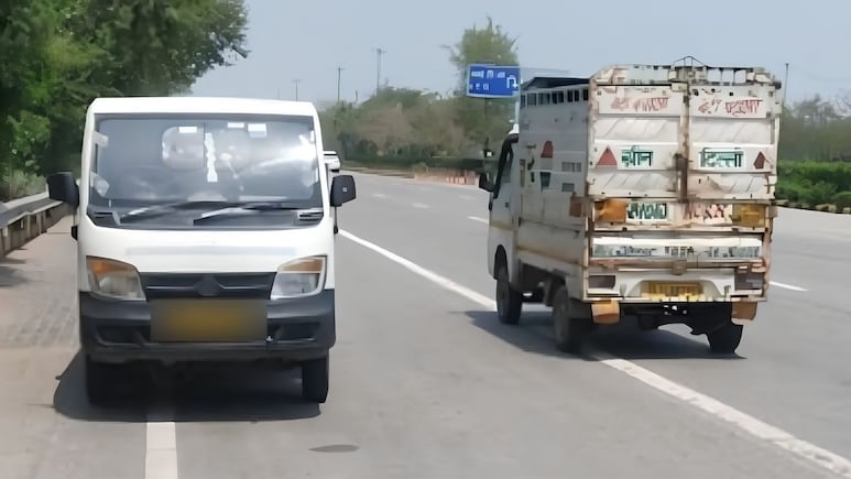 दिल्ली में रॉन्ग साइड ड्राइविंग के चालान दोगुने, अब LG के रडार पर टू-व्हीलर चालक