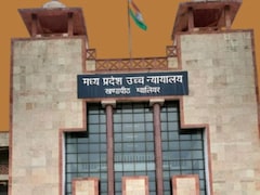 'नाबालिग बेटी पहले, बालिग बेटा बाद में' टीचर पिता को MP हाई कोर्ट से फटकार, कहा- 'बेटी पर कंजूसी गलत'