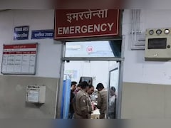 पिटबुल डॉग ने बुजुर्ग महिला पर किया हमला, हालत गंभीर; अस्पताल में हुआ हंगामा और मारपीट