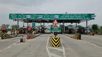 क्या टोल प्लाजा के पास रहने वाले ID कार्ड दिखाकर पा सकते हैं टोल से छूट? NHAI ने बताई इसकी सच्चाई