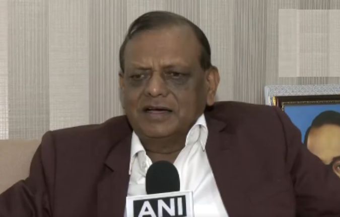 कंसा किला विवाद पर बवाल: पासी समाज ने सपा सांसद को घेरा, आर के चौधरी को निकाला समाज से बाहर!