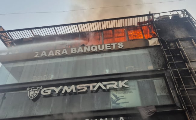 Fire at Delhi restaurant leads to three LPG cylinder blasts; woman rescued