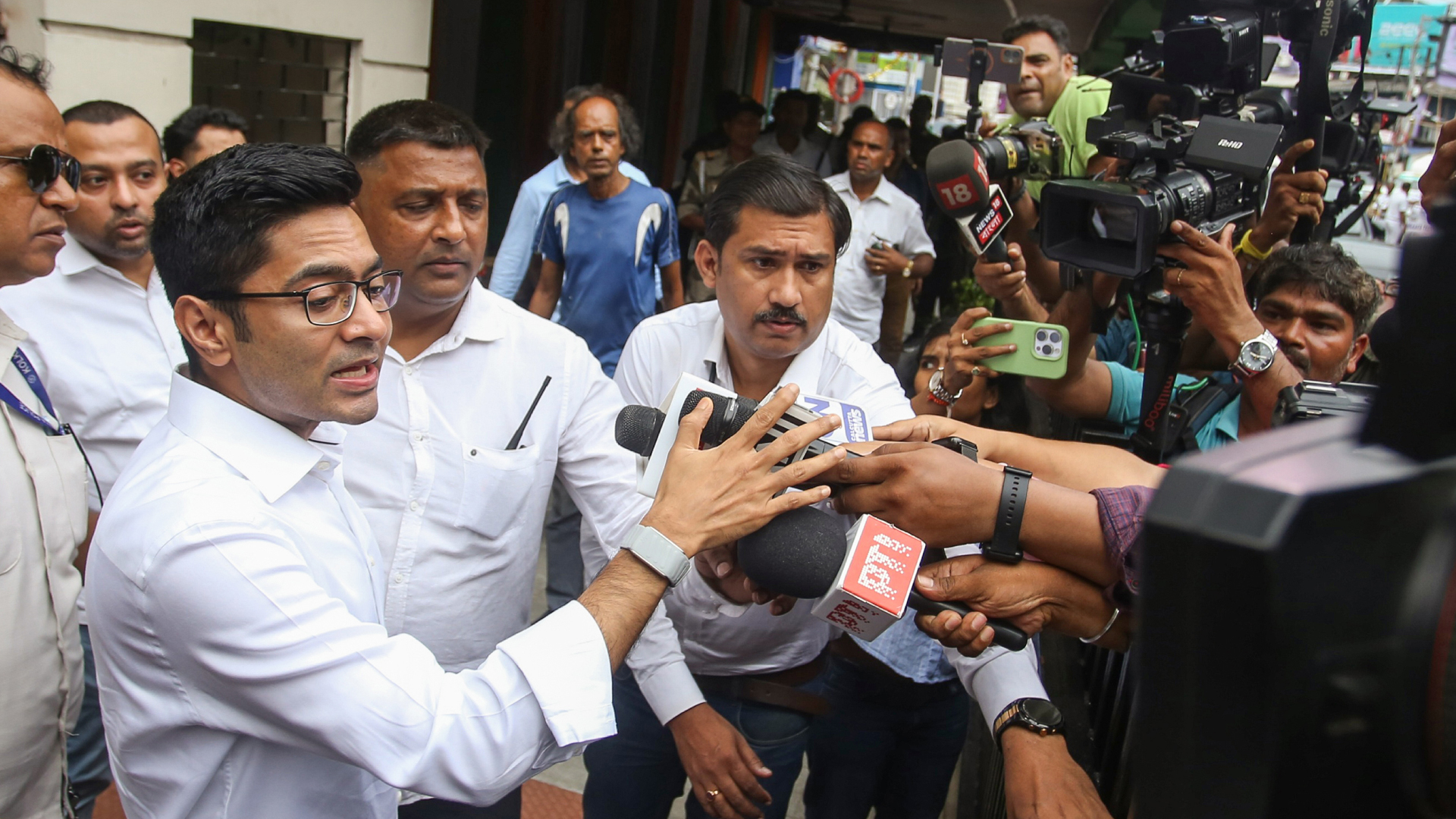 Abhishek Banerjee Reaches CID Office After High Court Relief In Signature Forgery Case