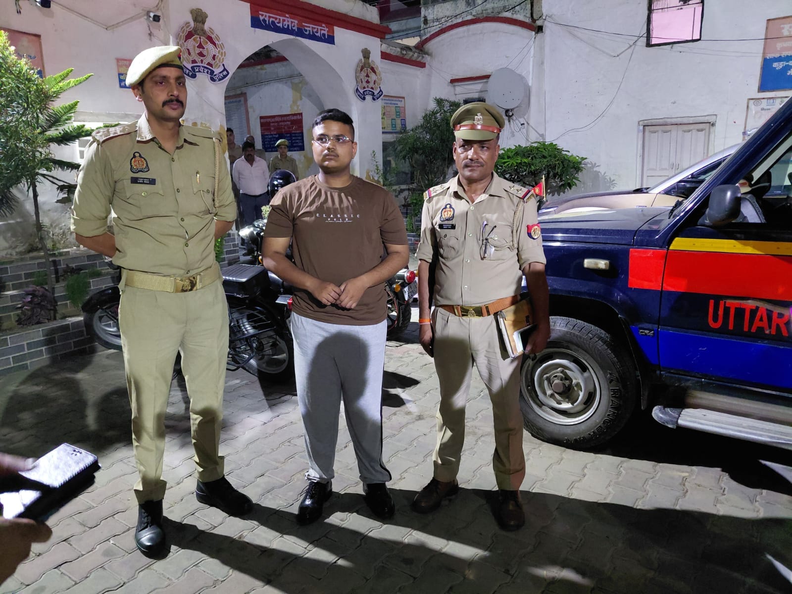 neet failed aryan varma becomes fake brigadier hired-bouncers