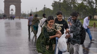 आज भी आंधी-तूफान के साथ बारिश, यूपी, राजस्थान समेत 12 राज्यों में अलर्ट, जानें दिल्ली में आज का मौसम