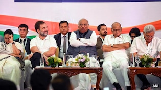 LIVE:  आज होगी INDIA गठबंधन की बैठक, दिल्ली पहुंचे विपक्षी दलों के कई नेता
