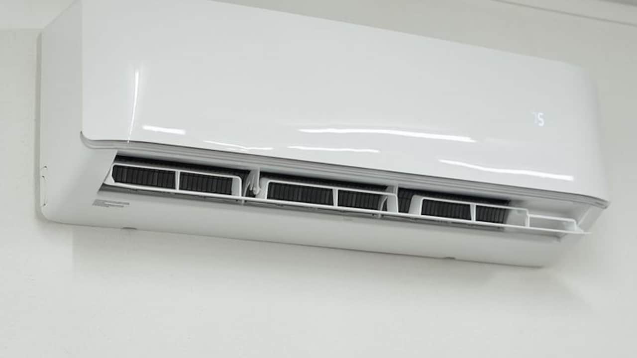 AC Not Cooling Fast Enough? 10 Reasons Your Room Still Feels Hot