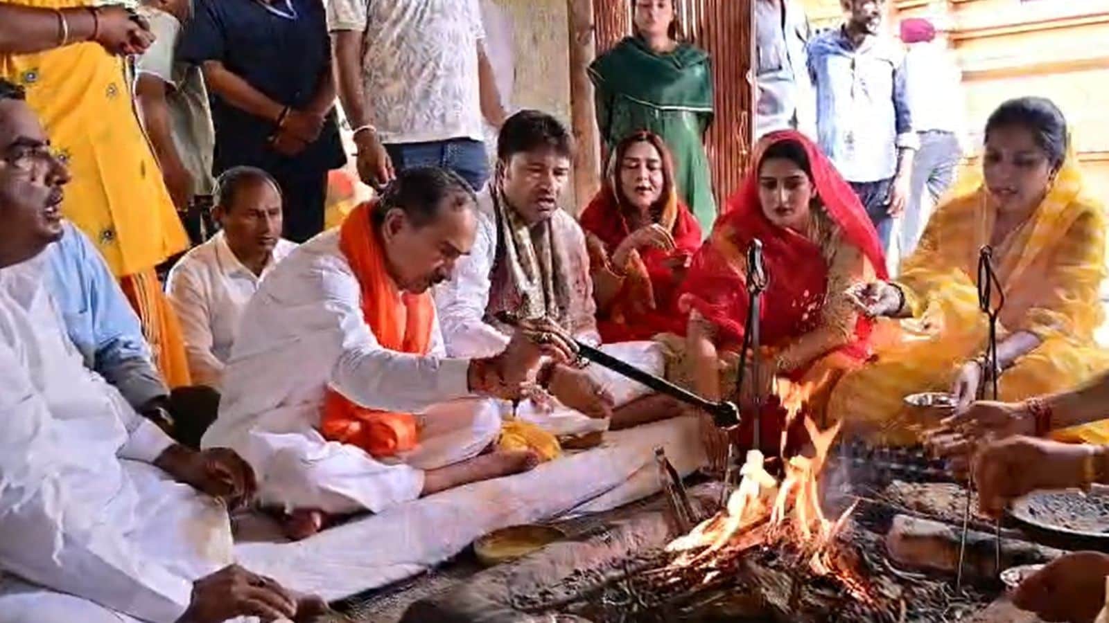 प्रदेश अध्यक्ष ने भी की विशेष पूजा-अर्चना. 
