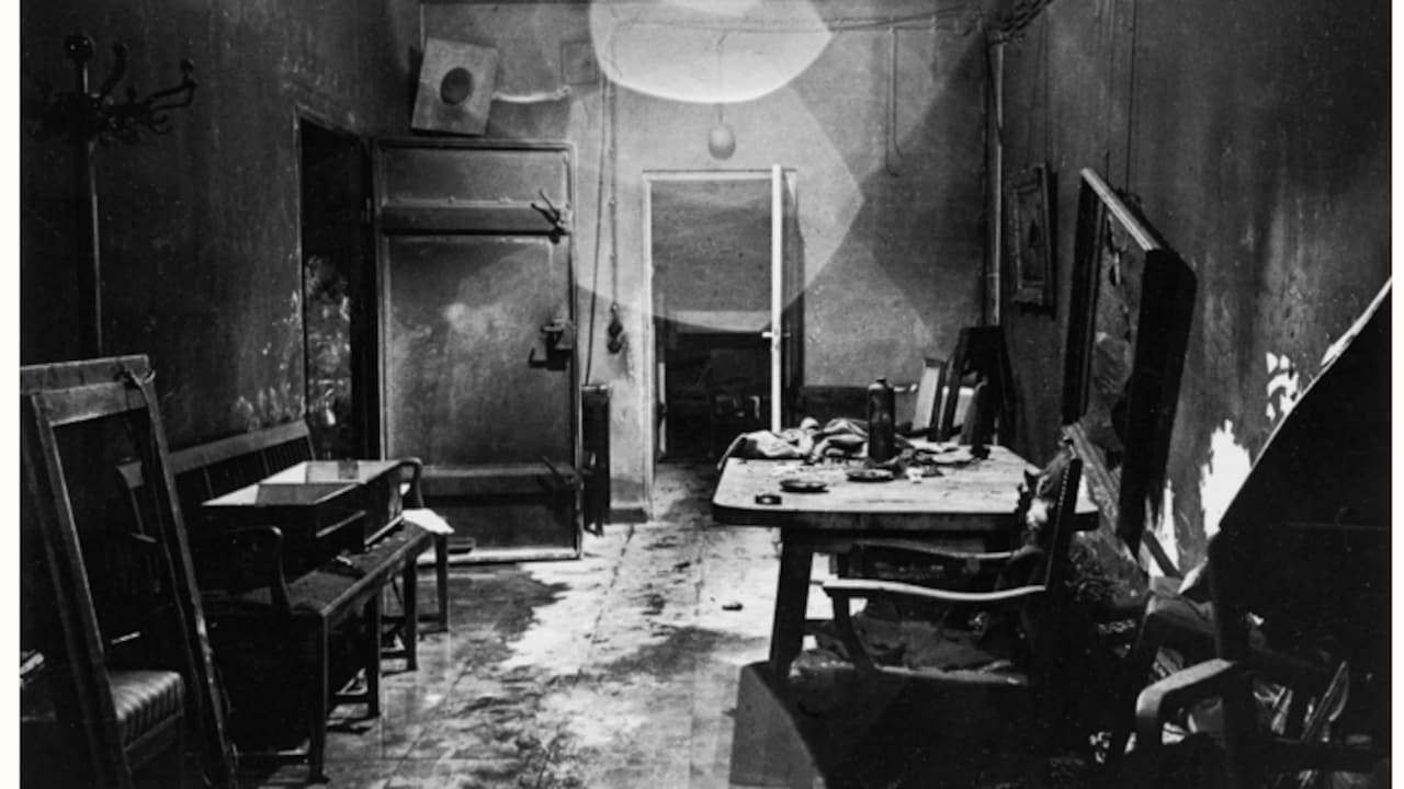Adolf Hitlers bunker (File) Adolf Hitlers bunker (File)