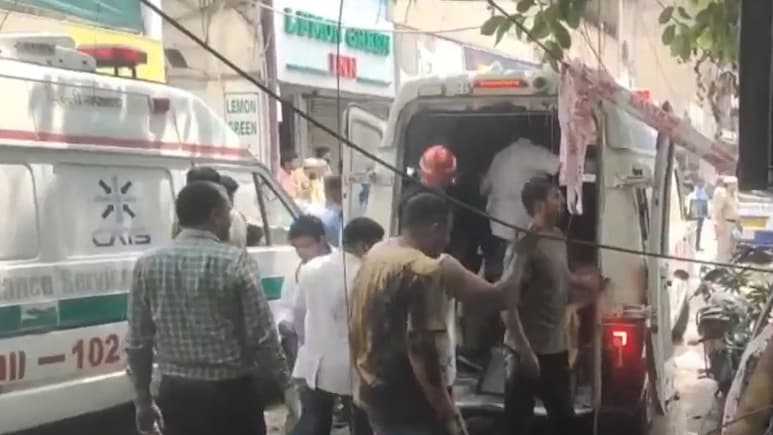 Delhi Fire Tragedy: 20 Killed In Blaze At Lemon Green Restaurant In Malviya Nagar | Watch Video
