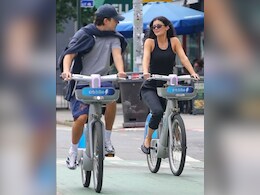 Timoth&eacute;e Chalamet, Kylie Jenner Bike Through NYC Ahead of Knicks Victory Parade