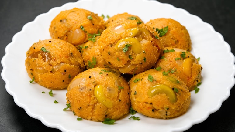 नाश्ते में बनाएं टमाटर सांभर उपमा, 15 मिनट में तैयार होगी स्वाद से भरपूर डिश