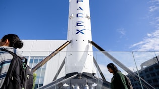 SpaceX Shares Close 19% Higher After Historic $75 Billion IPO