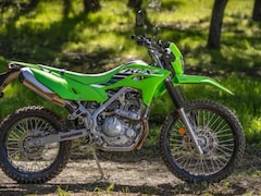 Kawasaki लाई नई KLX230! अब कम हाइट वाले भी ले पाएंगे ऑफ-रोड बाइक का मजा, जानिए फीचर्स