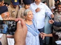 जेल में कैसी कटी गिरिबाला-समर्थ की पहली रात? लाइन में लगकर लिया खाना, नहीं की कोई डिमांड