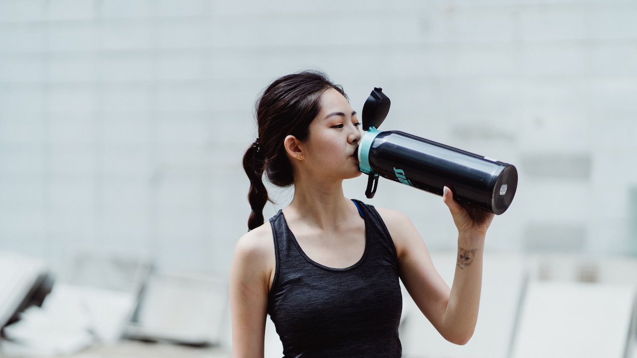 7 Water Bottles Designed For People Who Forget To Hydrate