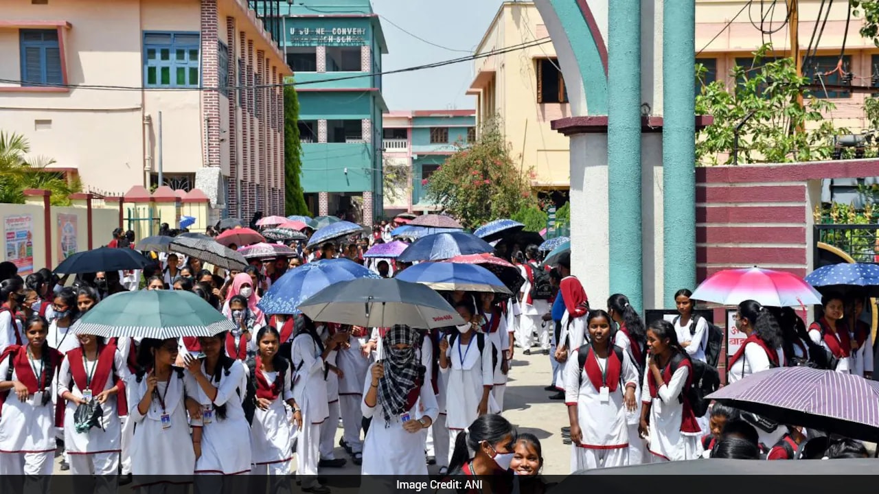 Uttar Pradesh Issues Heatwave Safety Guidelines for Schools, Teachers to Lead Awareness