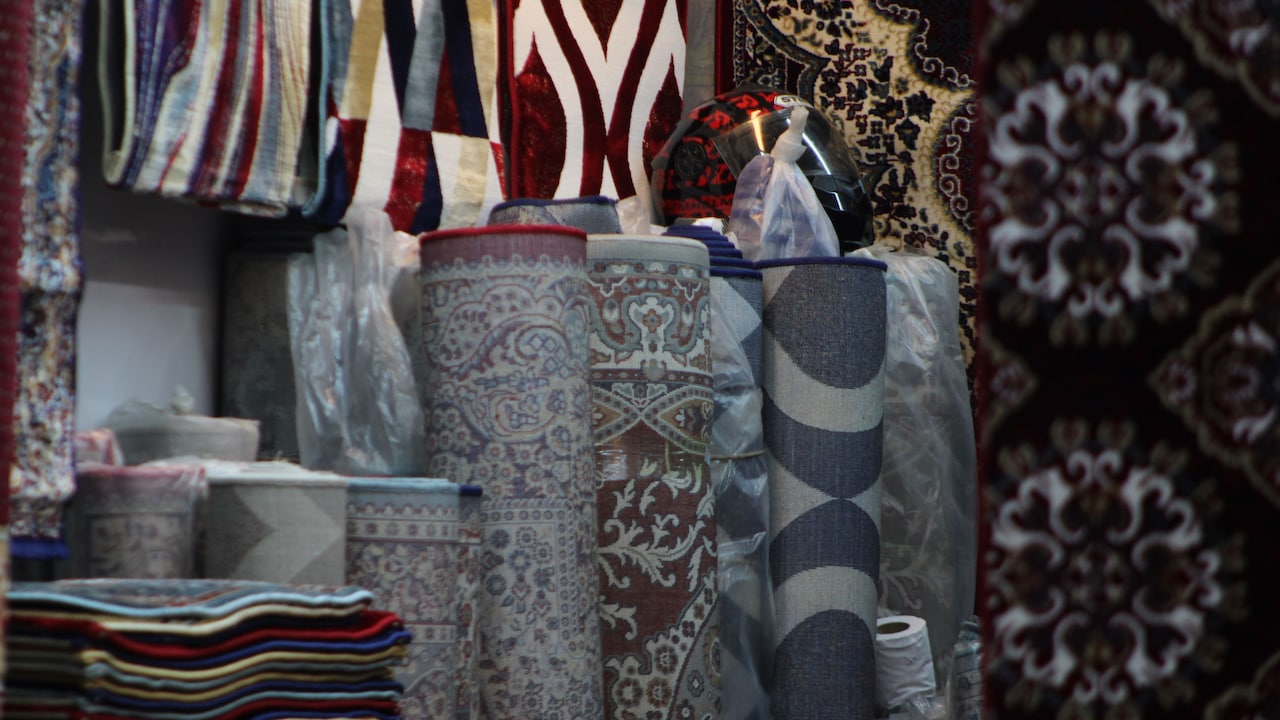 How To Pick A Carpet That Works With Kids, Pets And Daily Foot Traffic