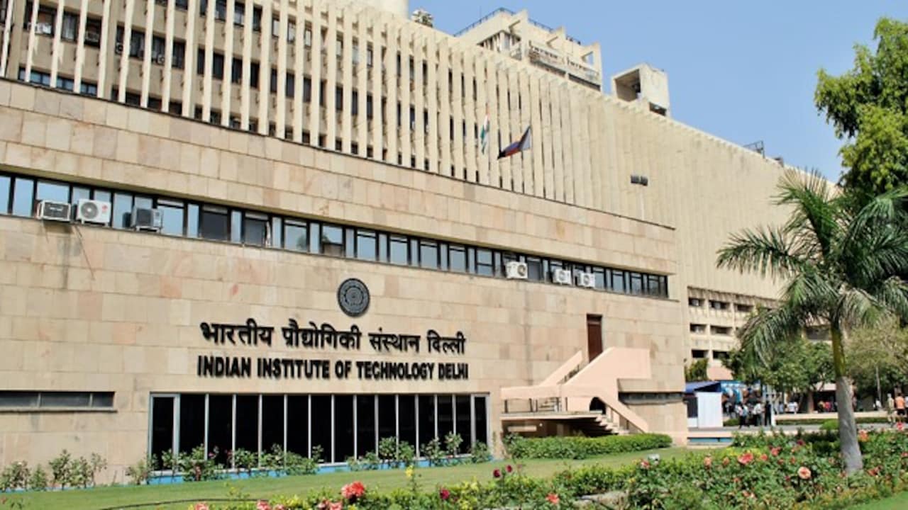 JNU, दिल्ली यूनिवर्सिटी और IIT Delhi का जलवा, दुनिया की टॉप यूनिवर्सिटी की QS रैंकिंग में भारत के 52 संस्थान